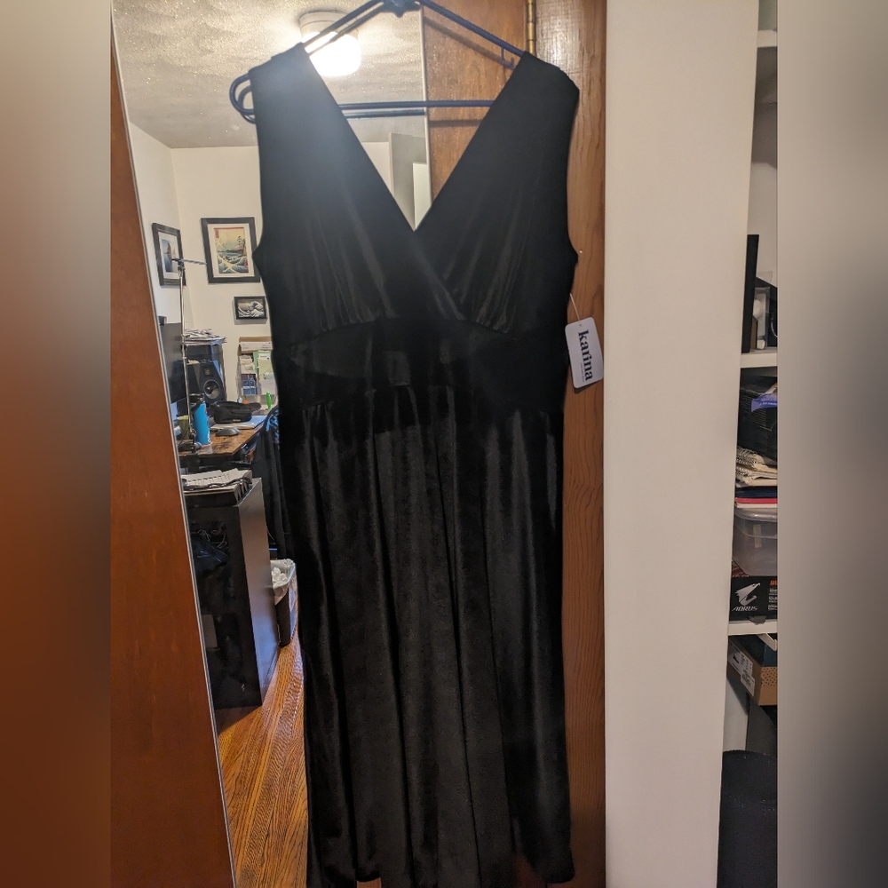 Karina The Easy Dress black Velvet Dress
